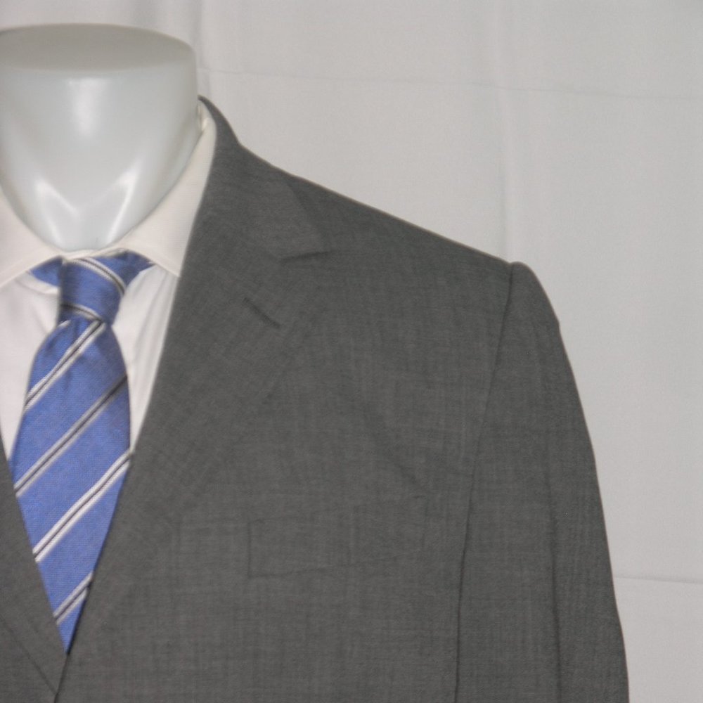 Gucci Tom Ford Era Gray Solid Woven Three Button … - image 1